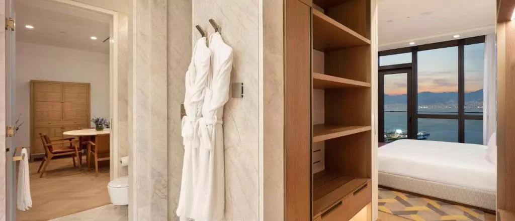 حیات ریجنسی ازمیر ایستینه پارک